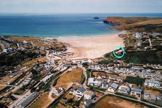 Carn Mar is set right above Polzeath beach in North Cornwall