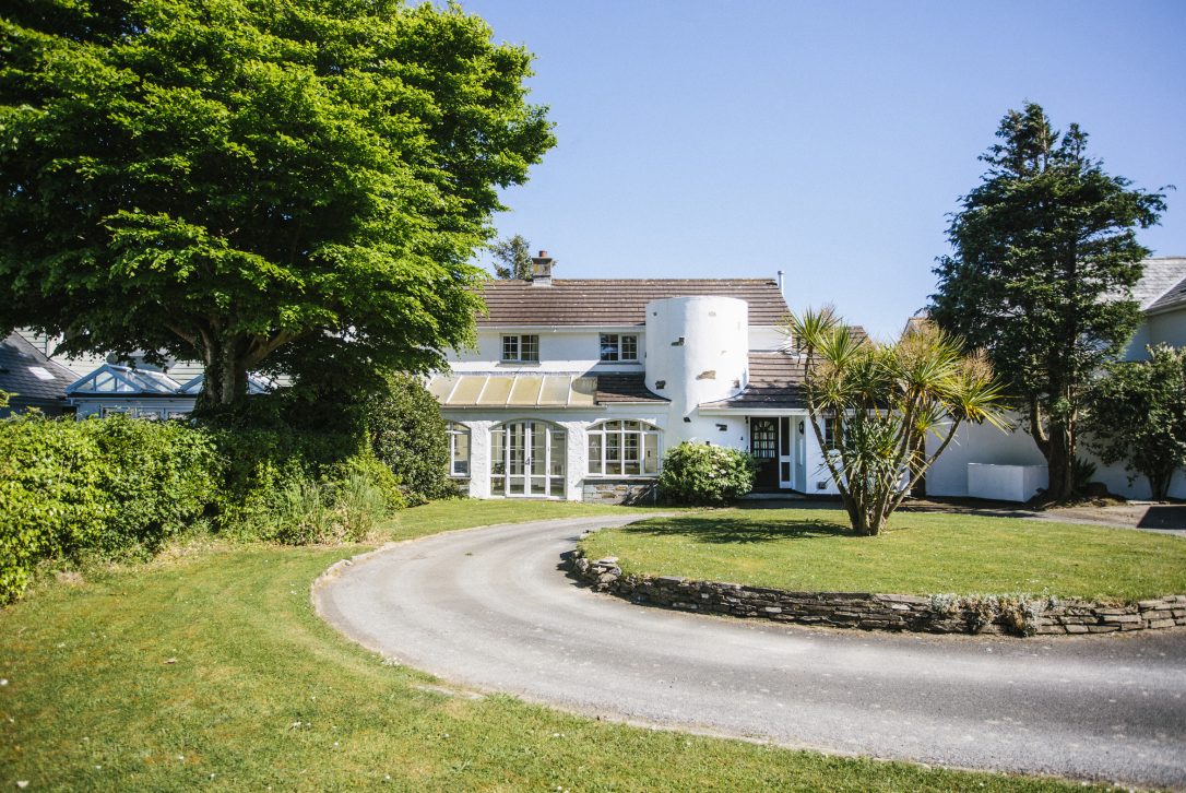 The Crispin, a self-catering holiday home in Rock, North Cornwall