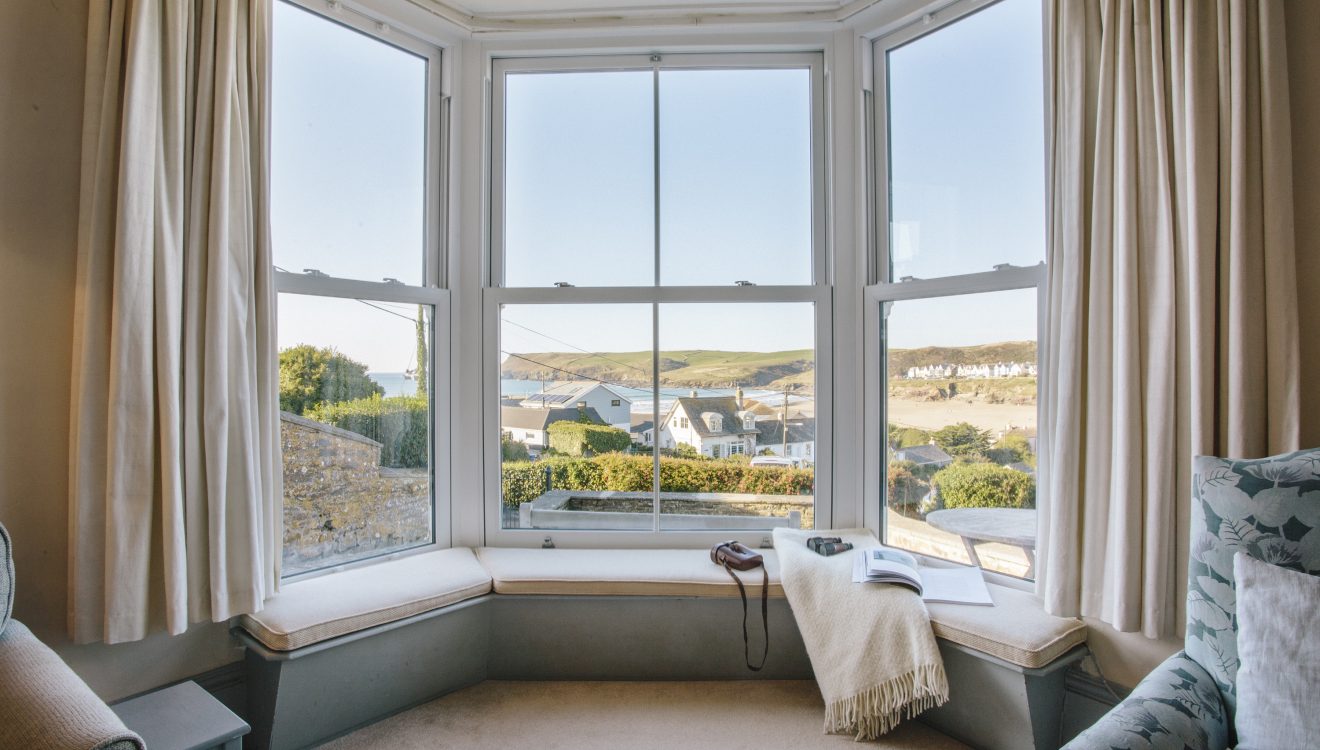 2 Pentire View is a self-catering holiday home in Polzeath, North Cornwall