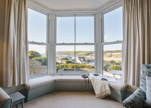 2 Pentire View is a self-catering holiday home in Polzeath, North Cornwall