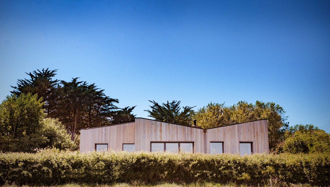 Exterior of Bowji, a self-catering holiday home in Daymer Bay, North Cornwall