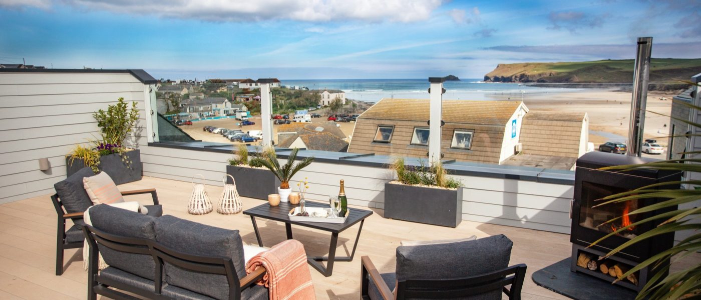 Driftwood, a luxury self-catering apartment with roof garden in Polzeath, North Cornwall