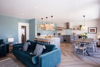 Driftwood, a luxury self-catering apartment with roof garden in Polzeath, North Cornwall