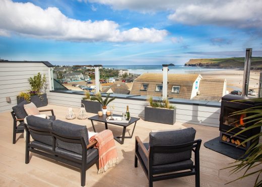 Driftwood, a luxury self-catering apartment with roof garden in Polzeath, North Cornwall