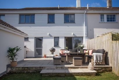 Garden at Holibobs, a self-catering holiday home in Rock, North Cornwall