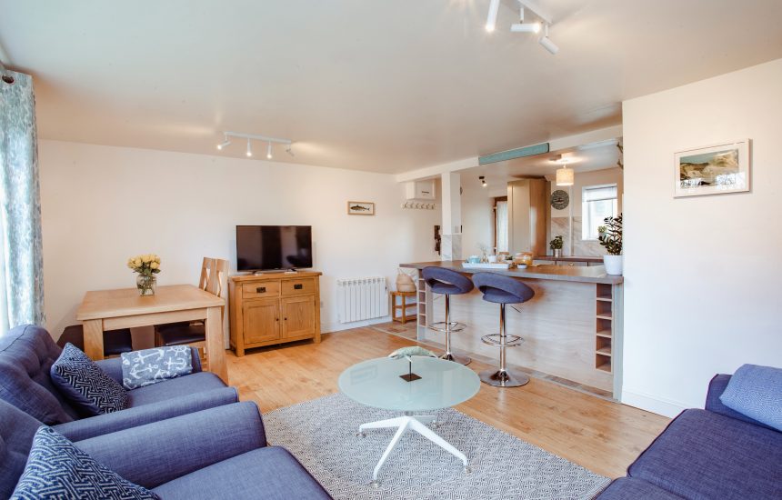 Penhwedhi a self-catering holiday home in Polzeath, North Cornwall