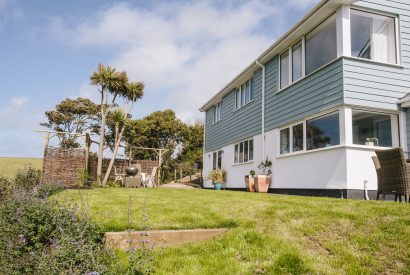 Exterior of Seahouse, a self-catering holiday home in Polzeath, North Cornwall