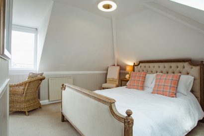 Master bedroom at Spindrift, a self-catering holiday home in Polzeath, North Cornwall