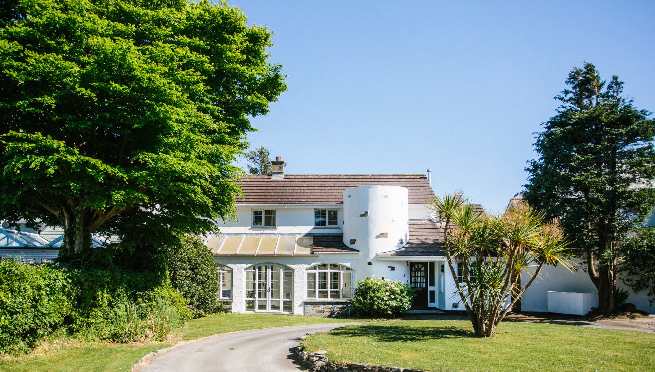 Front view of The Crispin, a self-catering holiday home in Rock, North Cornwall