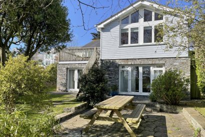 Meadowside, a self-catering holiday home in Rock, North Cornwall