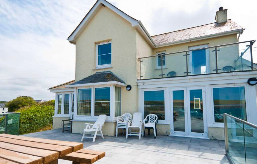 Seaview, a self-catering holiday home in Polzeath, North Cornwall