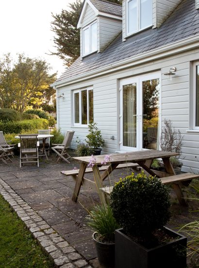 Patio at Tamarisk Lodge, a self-catering holiday home in Daymer Bay, North Cornwall