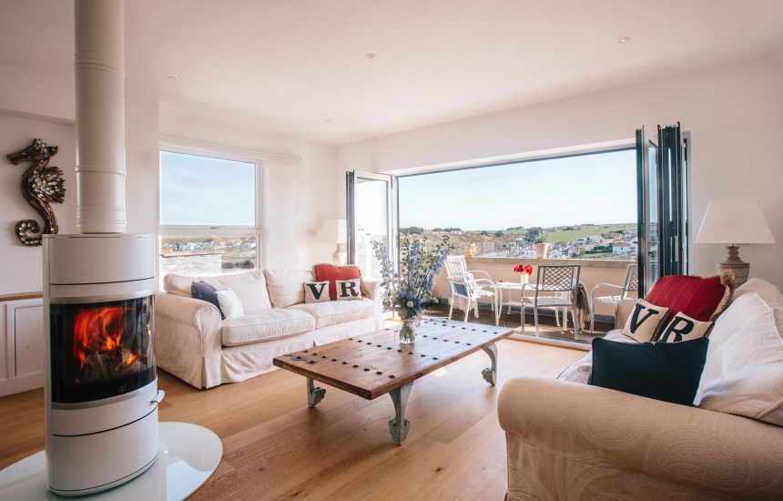 Living space in Vinnick Rock, a self-catering holiday home in Polzeath, North Cornwall